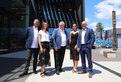 Pictured in the centre is Regional Transport Committee Chairman Lyall Thurston.