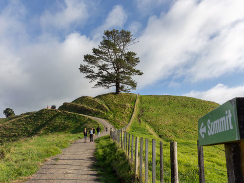 Walking up to the Papamoa summit